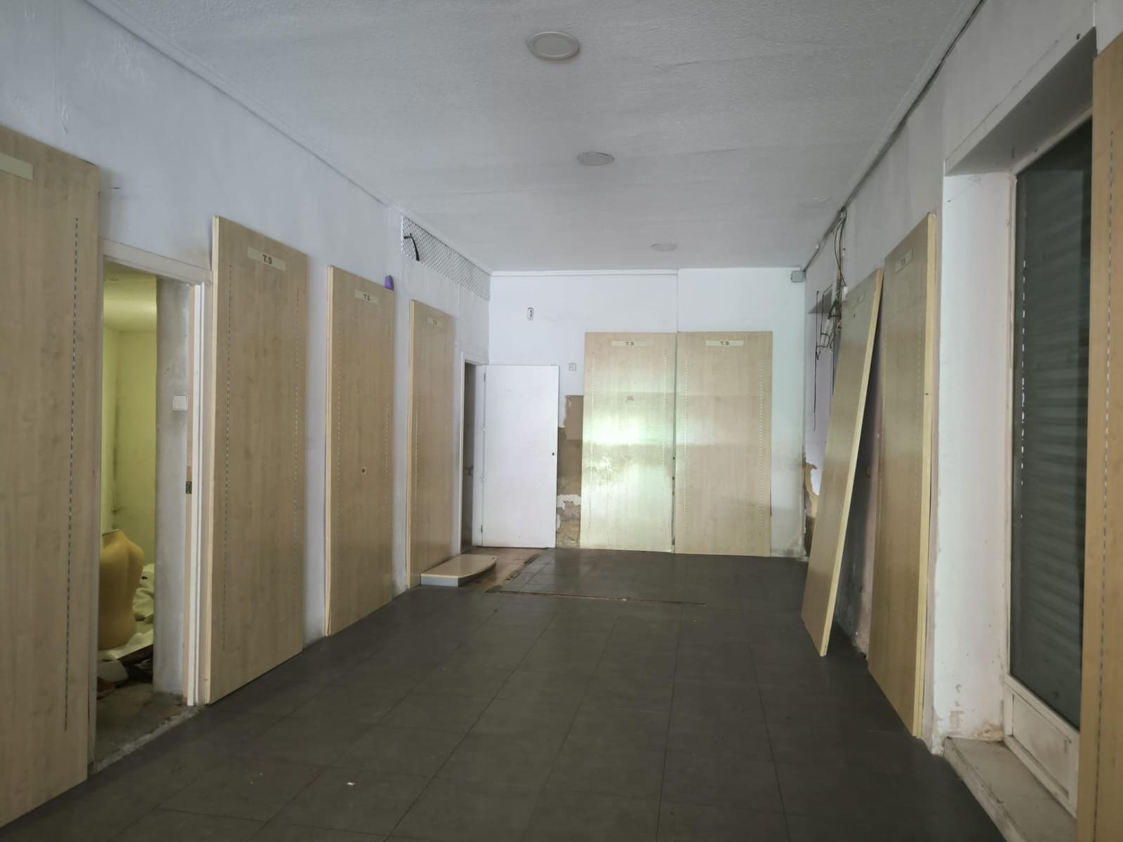 Erhverv til leje i Elche / Elx - € 800 (Ref: 9530461)