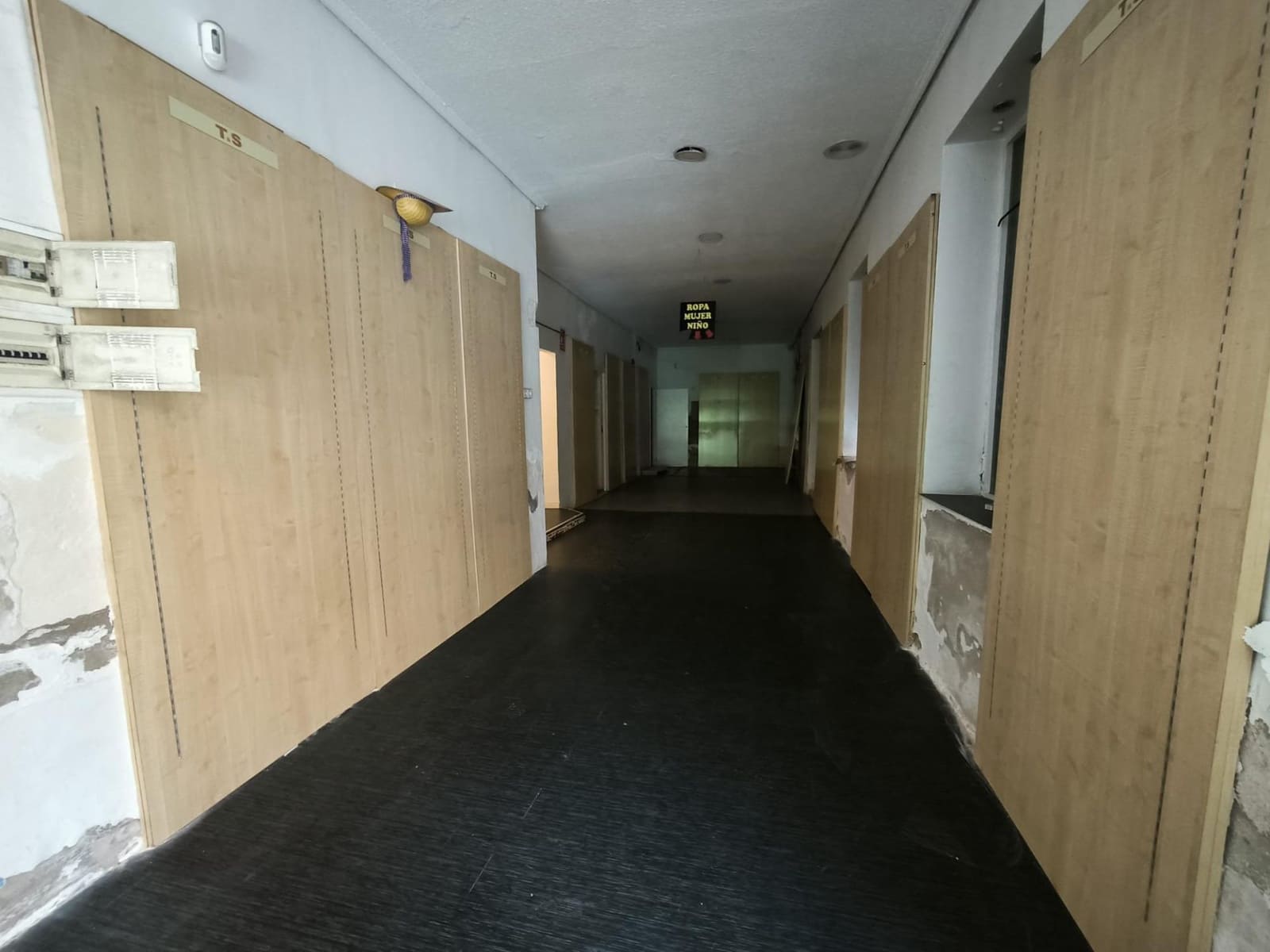 Erhverv til leje i Elche / Elx - € 800 (Ref: 9530461)