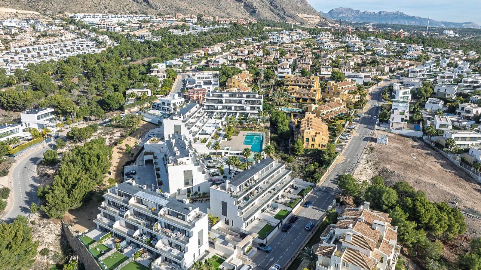 4 slaapkamer Rijtjeshuis te koop in Finestrat met zwembad - € 675.000 (Ref: 9533674)