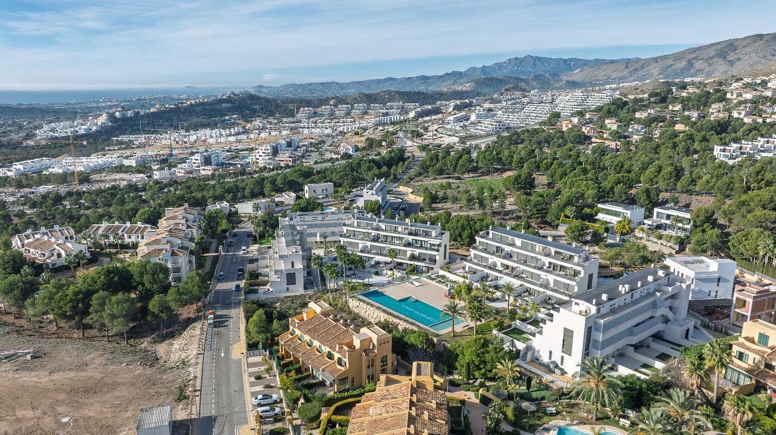 4 slaapkamer Rijtjeshuis te koop in Finestrat met zwembad - € 675.000 (Ref: 9533674)