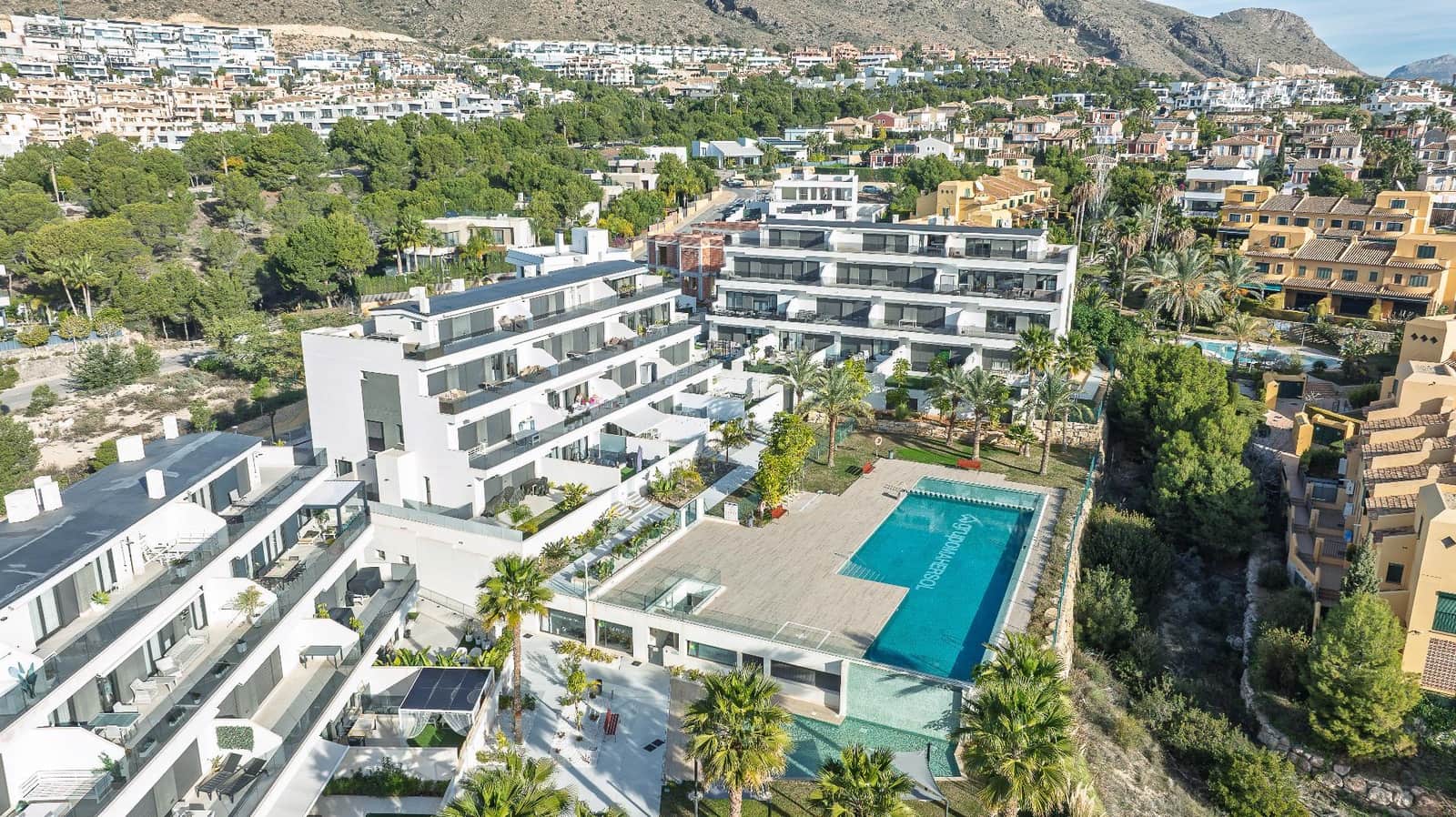 4 slaapkamer Rijtjeshuis te koop in Finestrat met zwembad - € 675.000 (Ref: 9533674)