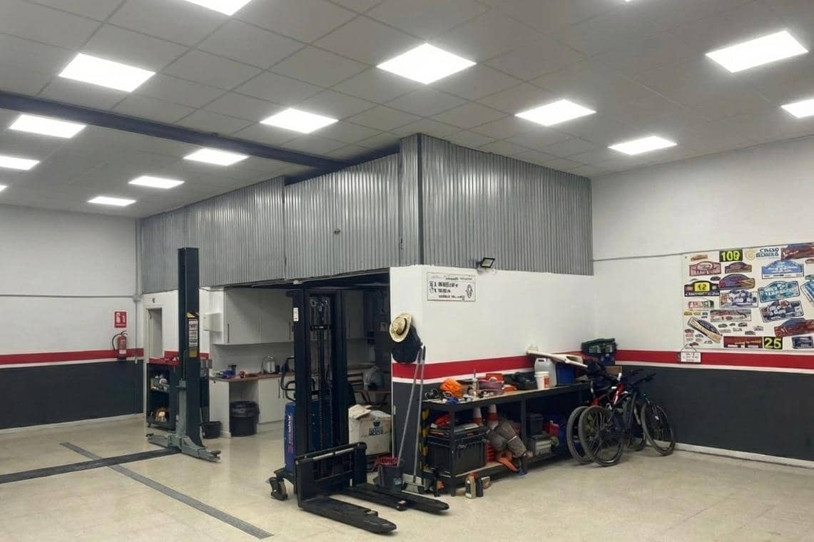 Kommersiell till salu i La Villajoyosa / Vila Joiosa med pool - 219 000 € (Ref: 9548138)