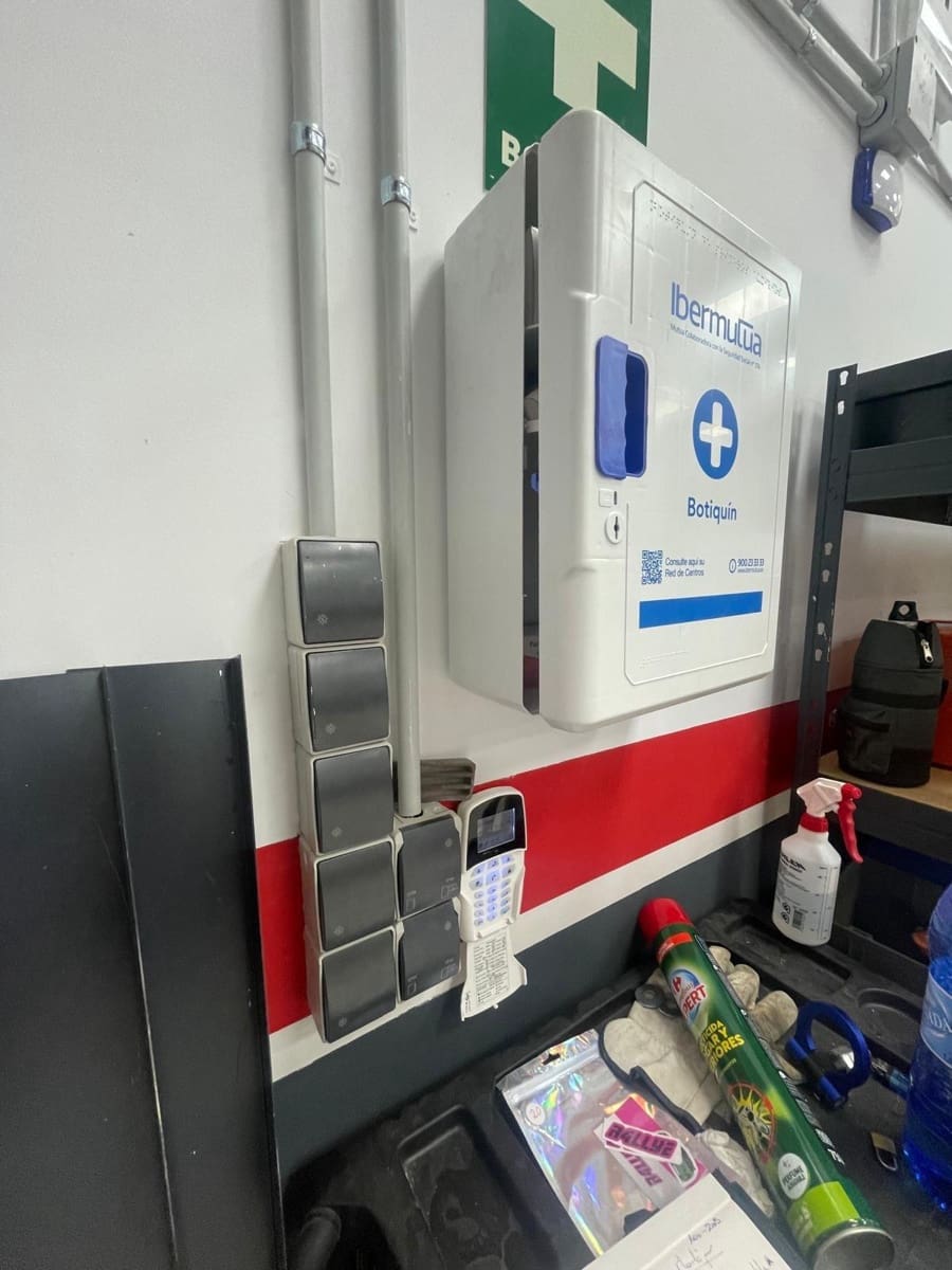 Kommersiell till salu i La Villajoyosa / Vila Joiosa med pool - 219 000 € (Ref: 9548138)