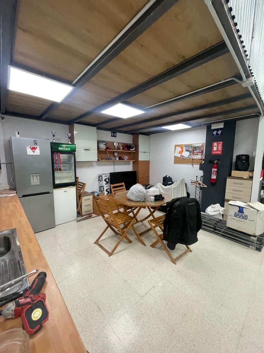 Kommersiell till salu i La Villajoyosa / Vila Joiosa med pool - 219 000 € (Ref: 9548138)