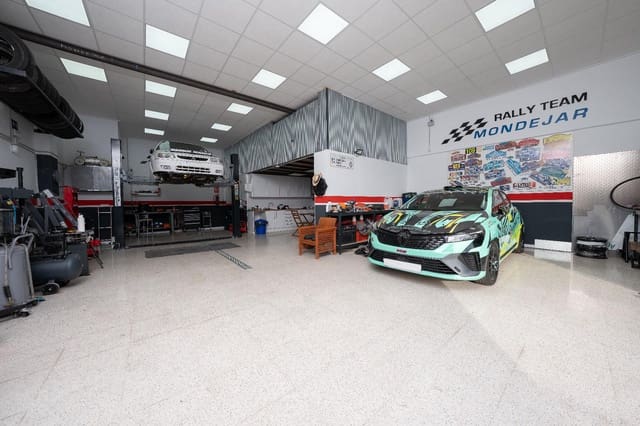 Komercyjne na sprzedaż w La Villajoyosa / Vila Joiosa z basenem - 219 000 € (Ref: 9548138)