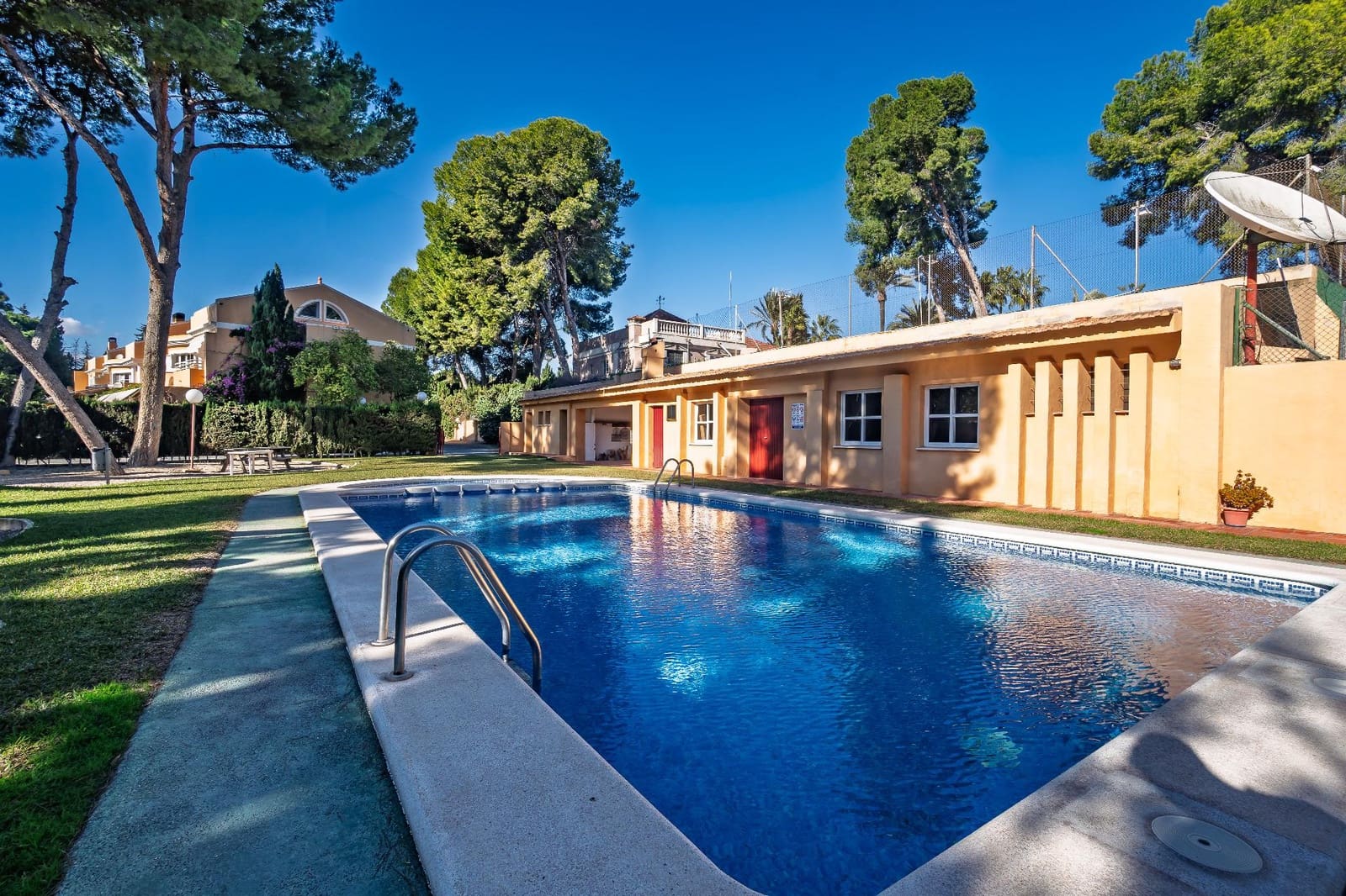 5 bedroom Terraced Villa for sale in Santa Faz with pool - € 750,000 (Ref: 9551331)