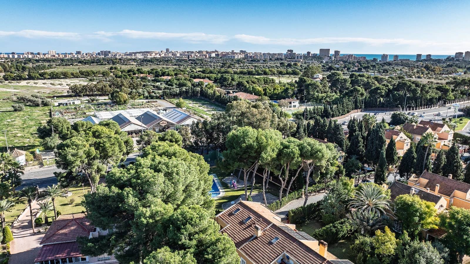 5 soverom Rekkehus til salgs i Santa Faz med svømmebasseng - € 750 000 (Ref: 9551331)