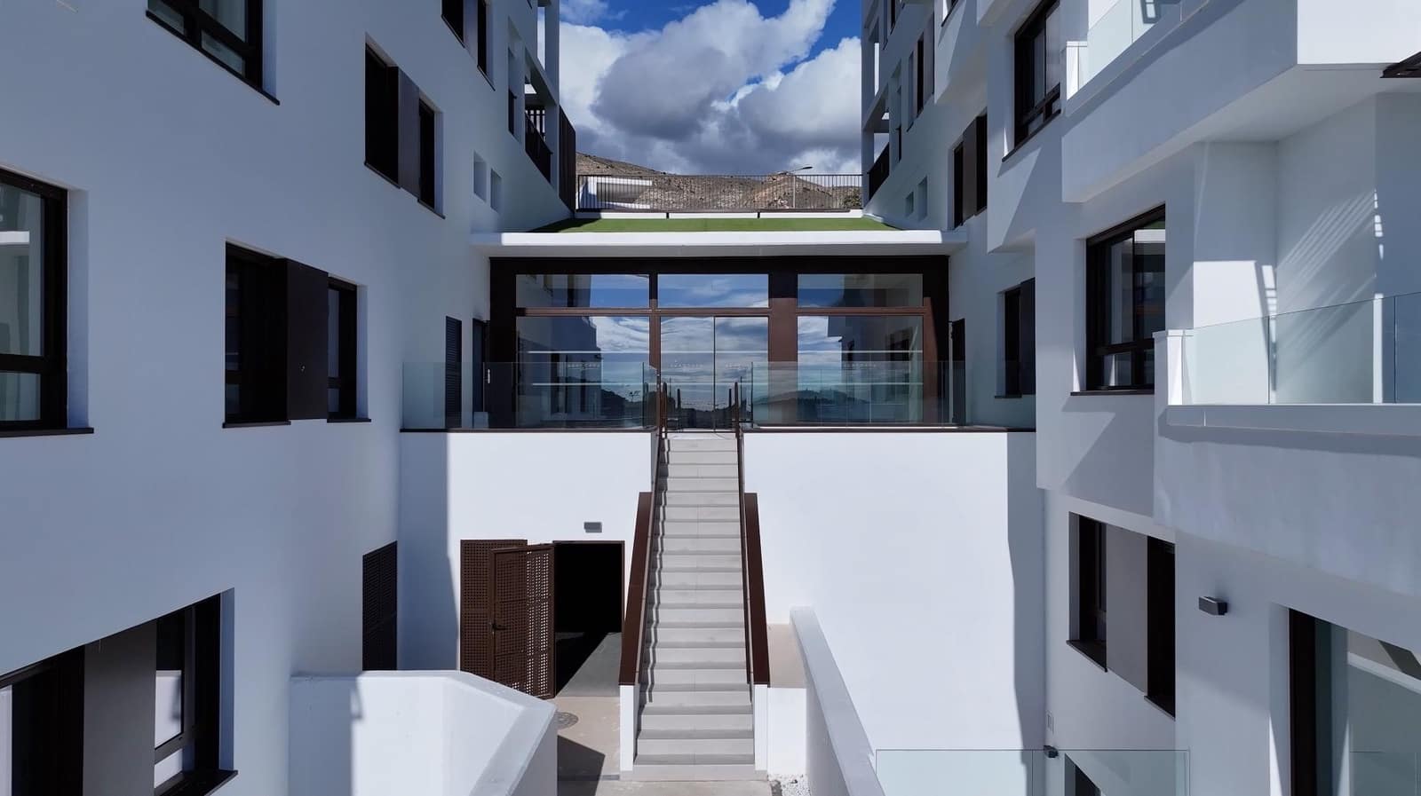 Apartamento de 2 habitaciones en Finestrat en venta con piscina - 440.000 € (Ref: 9555681)