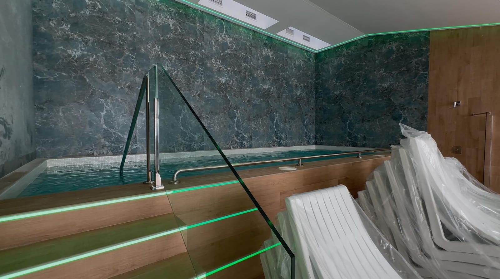 Apartamento de 2 habitaciones en Finestrat en venta con piscina - 440.000 € (Ref: 9555681)