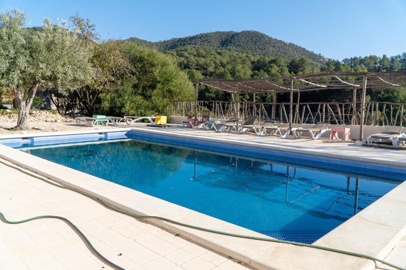 15 soveværelse Finca/Landehus til salg i Jijona / Xixona med swimmingpool - € 1.250.000 (Ref: 9568510)