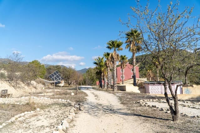 15 soveværelse Finca/Landehus til salg i Jijona / Xixona med swimmingpool - € 1.250.000 (Ref: 9568510)