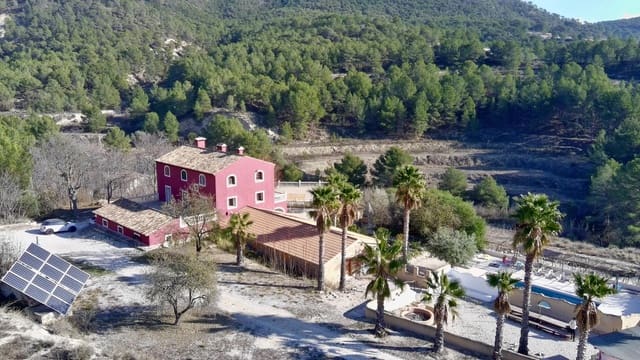 15 soveværelse Finca/Landehus til salg i Jijona / Xixona med swimmingpool - € 1.250.000 (Ref: 9568510)