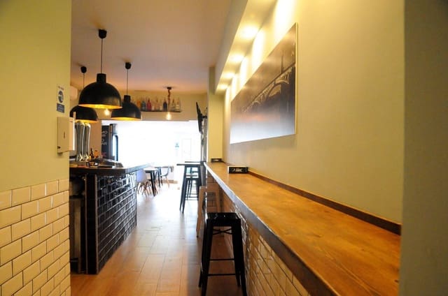 Erhverv til salg i Playa de San Juan, Alicante by - € 99.000 (Ref: 9571115)