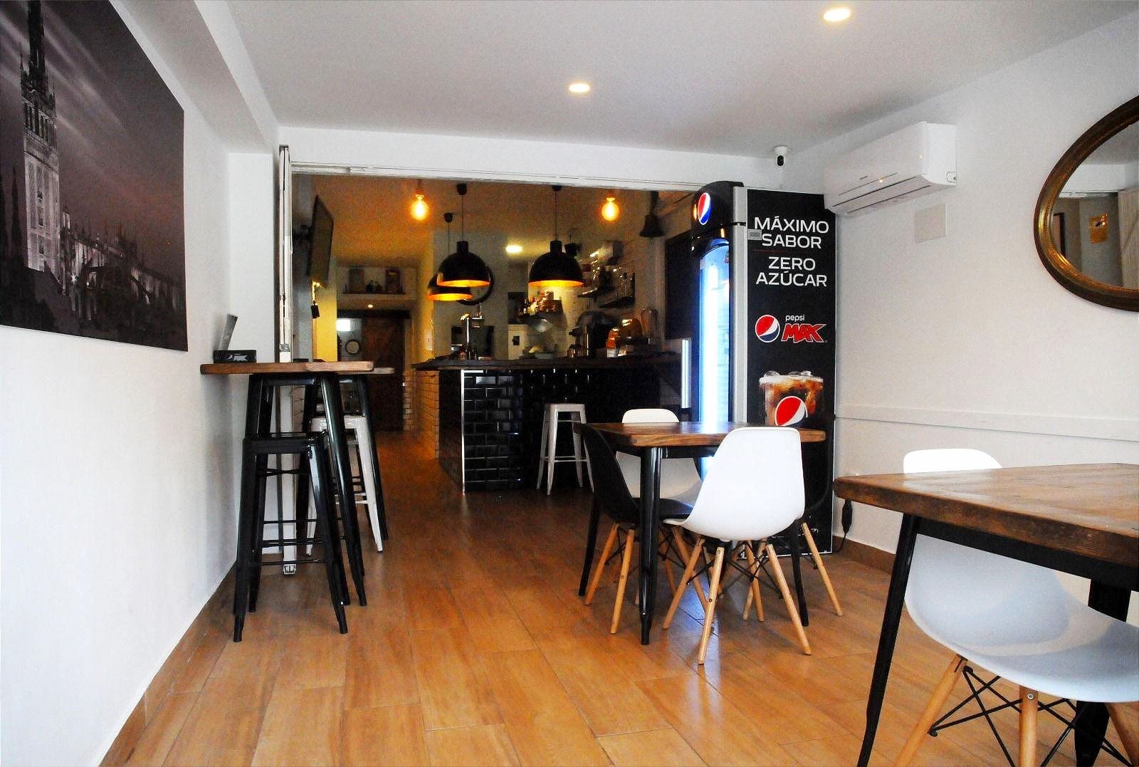 Commercieel te koop in Playa de San Juan - € 99.000 (Ref: 9571115)