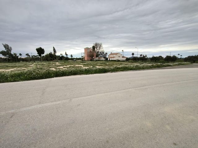 Grunde uden byggetilladelser til salg i Elche / Elx - € 49.000 (Ref: 9571117)