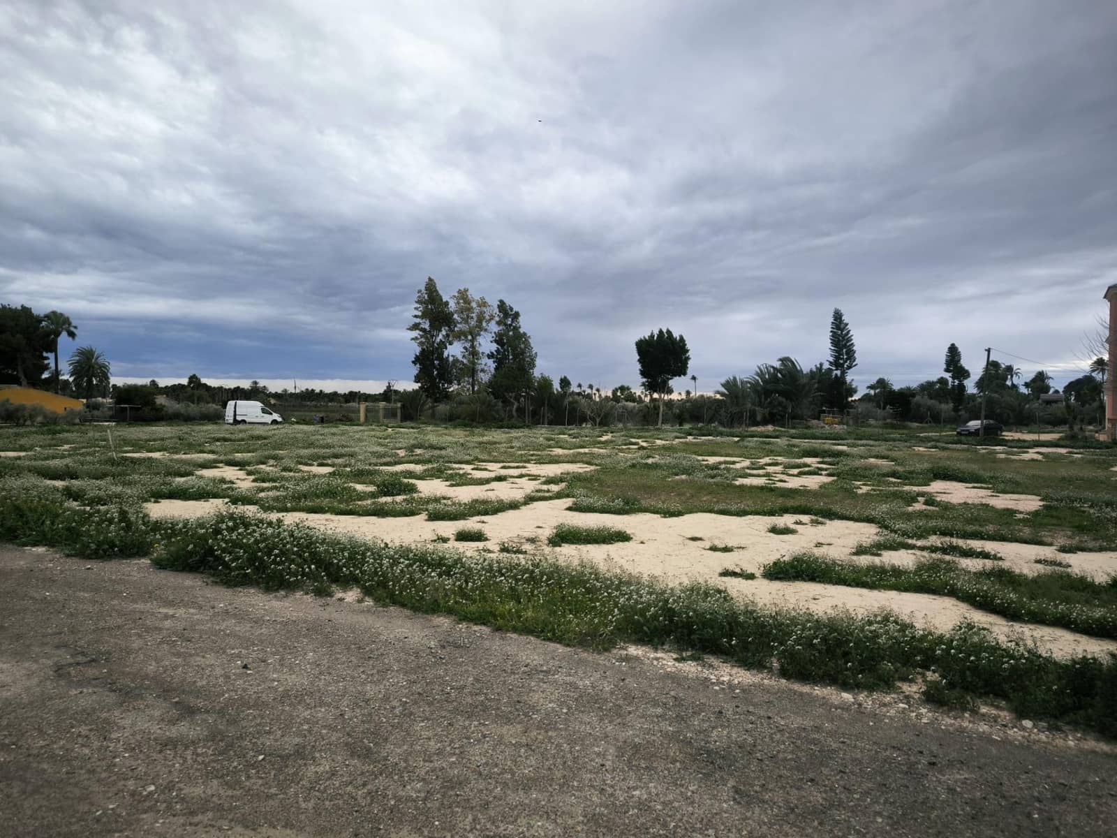 Grunde uden byggetilladelser til salg i Elche / Elx - € 49.000 (Ref: 9571117)