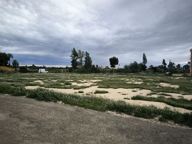 Grunde uden byggetilladelser til salg i Elche / Elx - € 49.000 (Ref: 9571117)