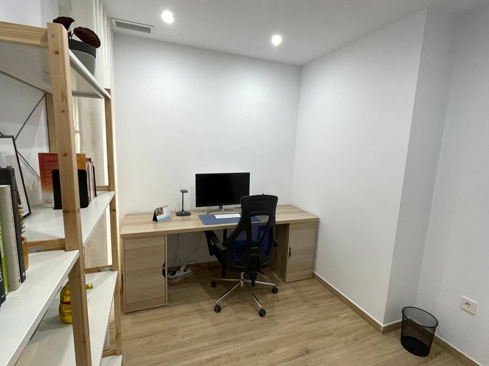 2 sovrum Lägenhet att hyra i Elche / Elx - 900 € (Ref: 9574574)