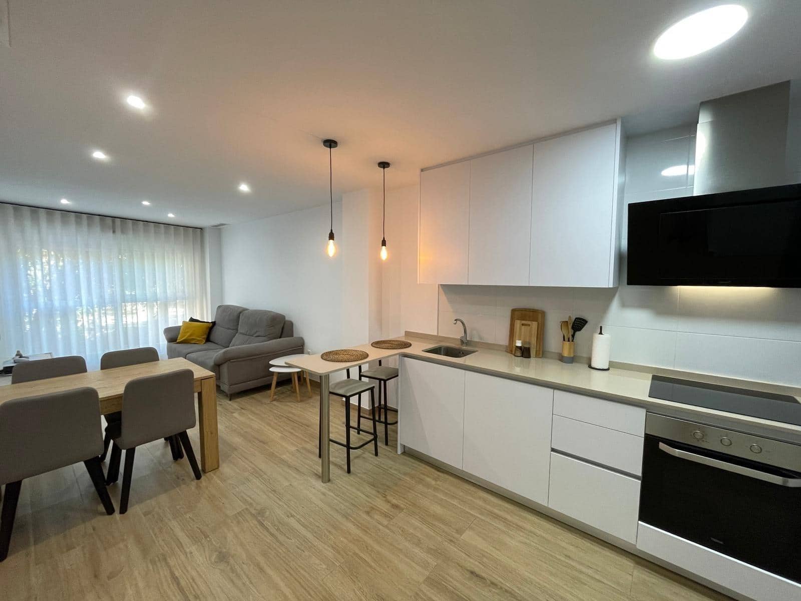 2 sovrum Lägenhet att hyra i Elche / Elx - 900 € (Ref: 9574574)