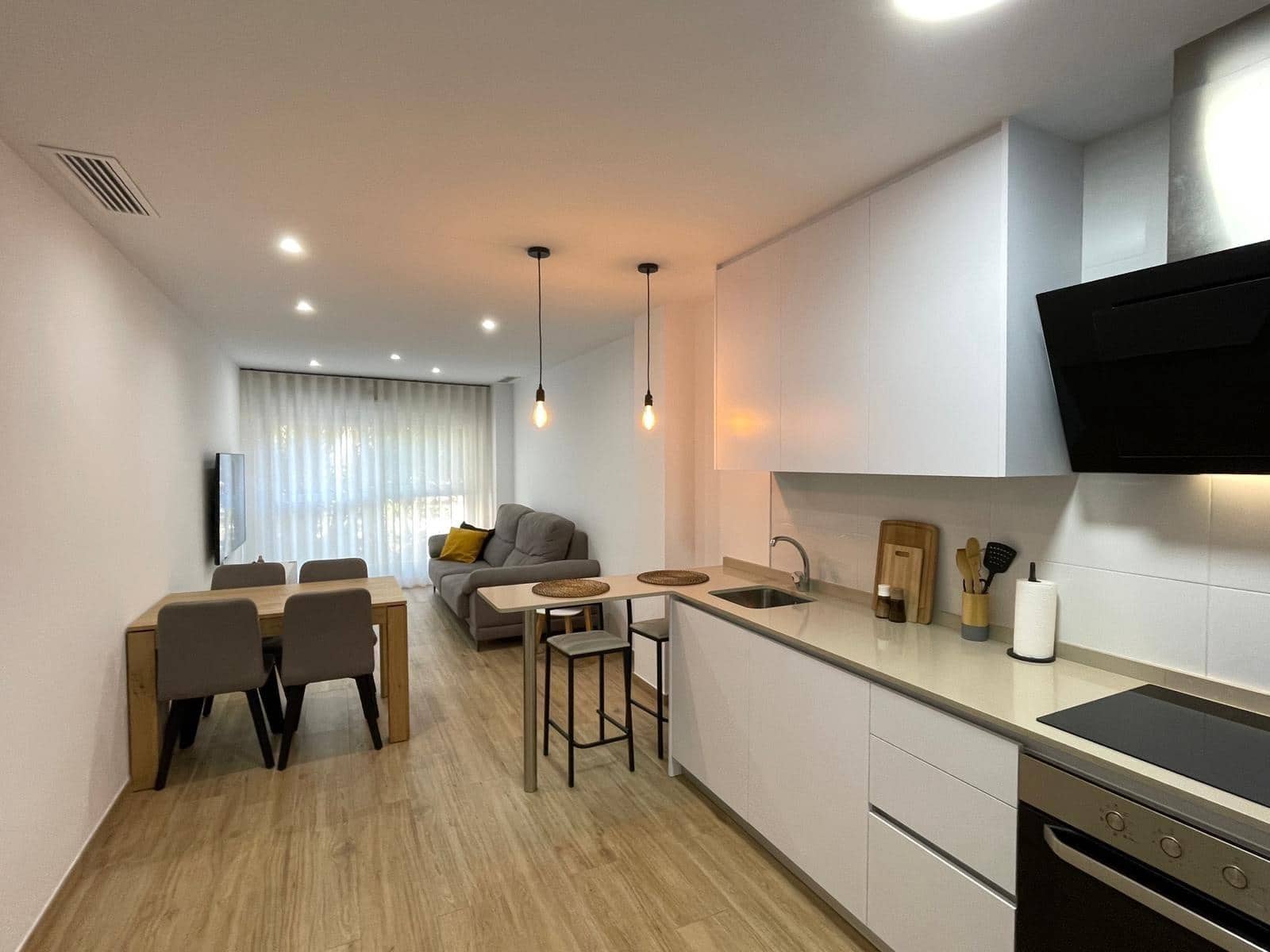 2 sovrum Lägenhet att hyra i Elche / Elx - 900 € (Ref: 9574574)