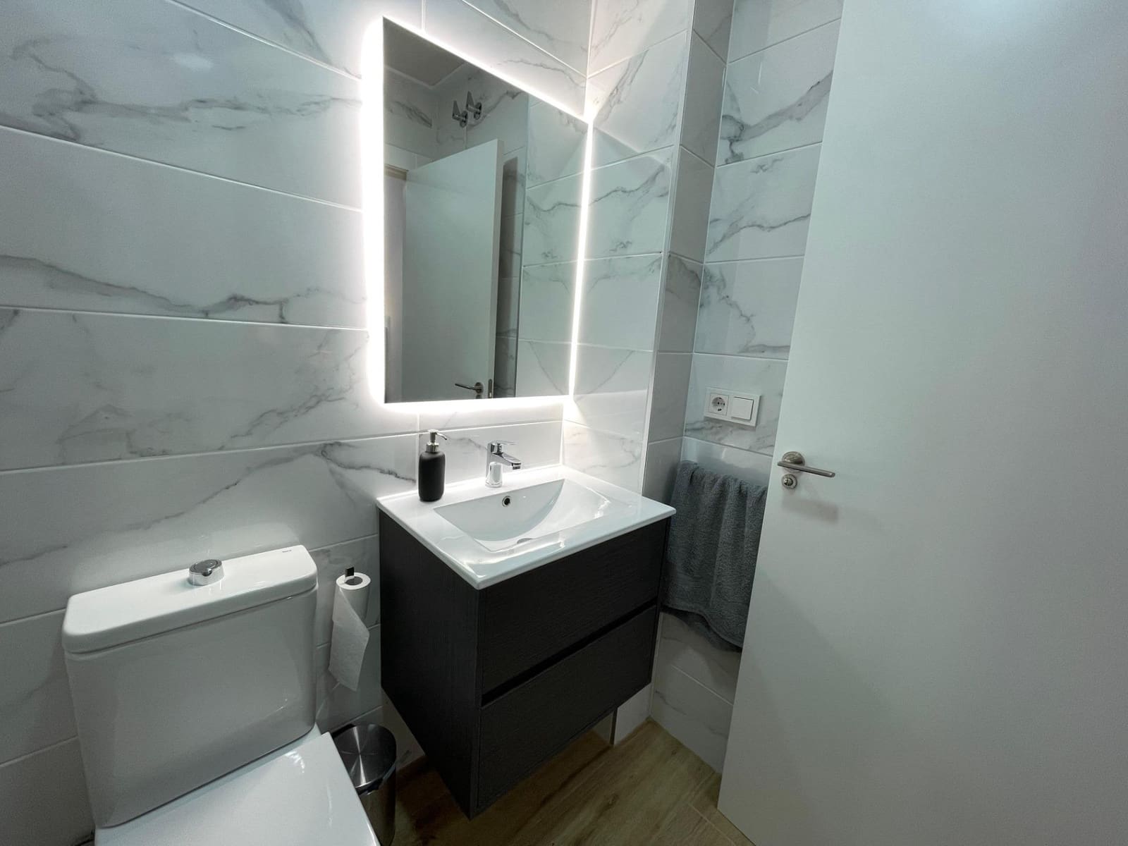 2 sovrum Lägenhet att hyra i Elche / Elx - 900 € (Ref: 9574574)