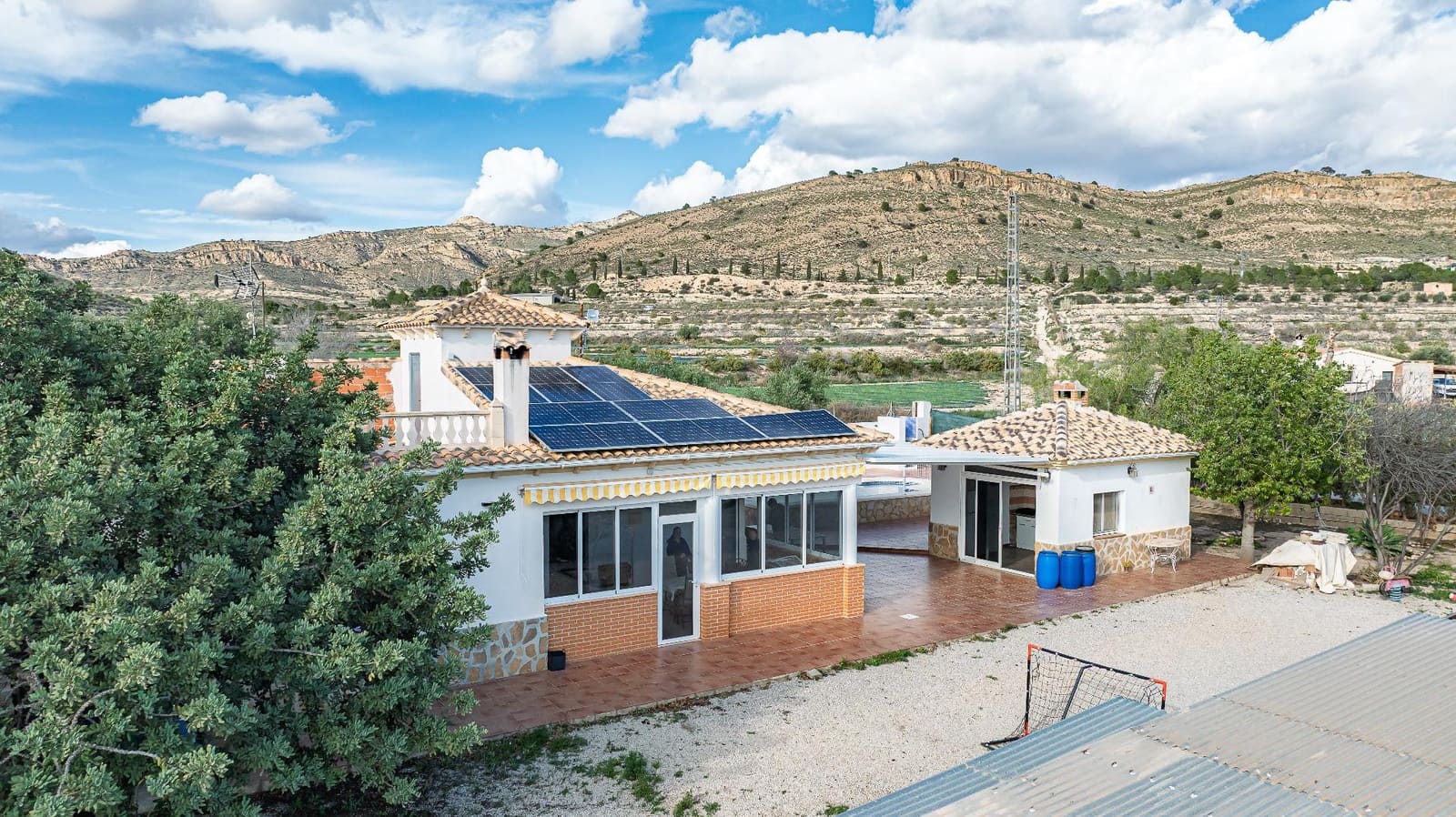 3 bedroom Finca/Country House for sale in San Vicente / Sant Vicent del Raspeig with garage - € 310,000 (Ref: 9583487)