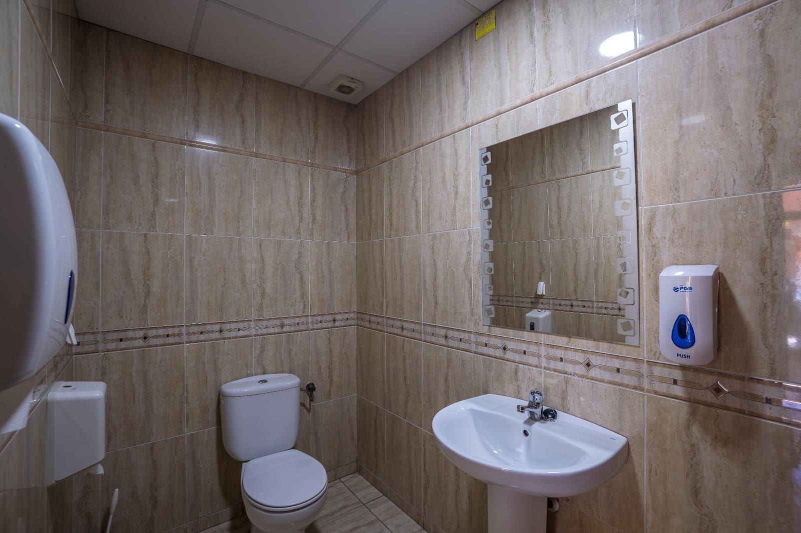 Komercyjne na sprzedaż w Miasto Alicante / Alacant - 139 500 € (Ref: 9591204)