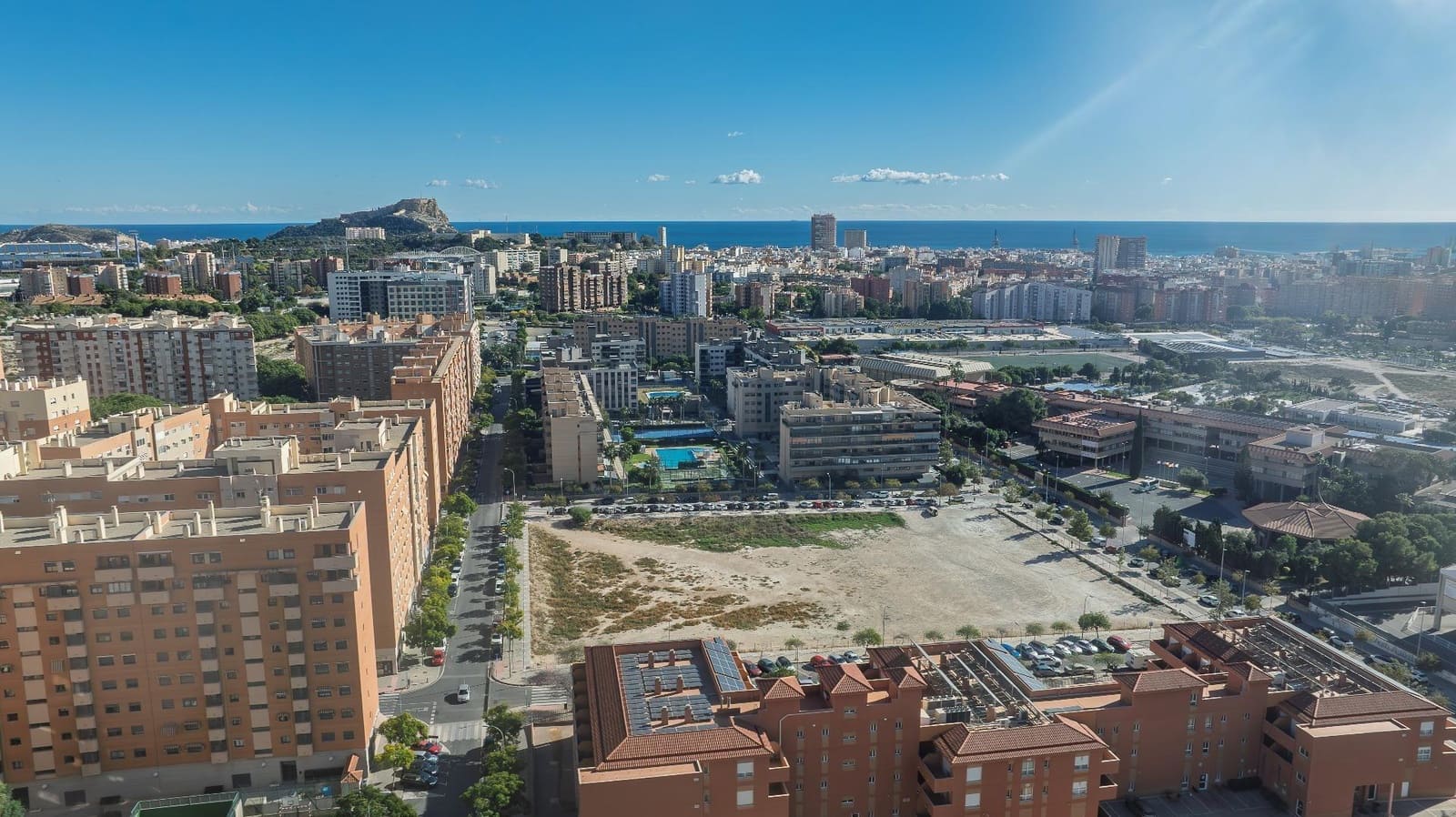 Komercyjne na sprzedaż w Miasto Alicante / Alacant - 139 500 € (Ref: 9591204)