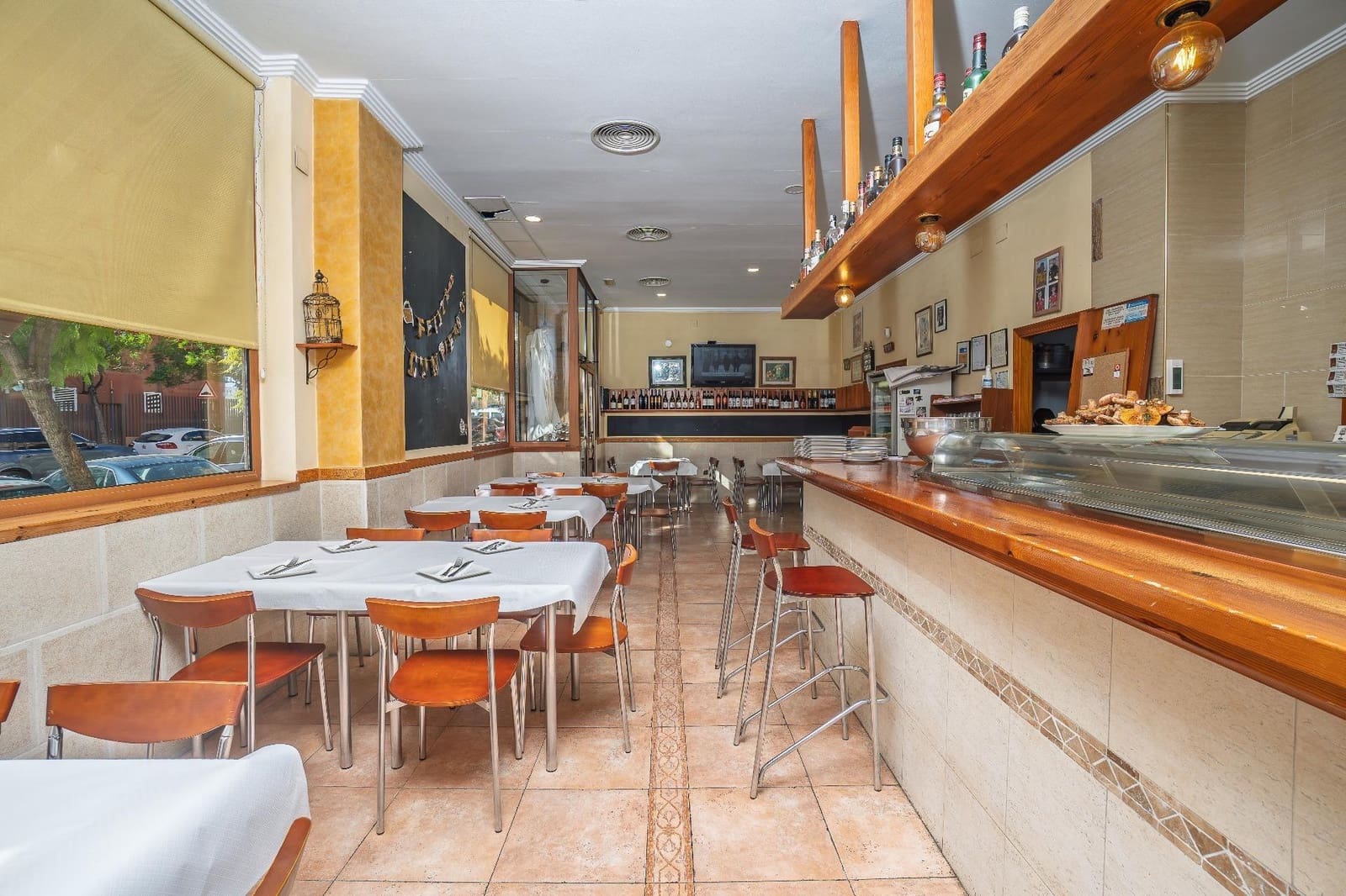 Komercyjne na sprzedaż w Miasto Alicante / Alacant - 139 500 € (Ref: 9591204)