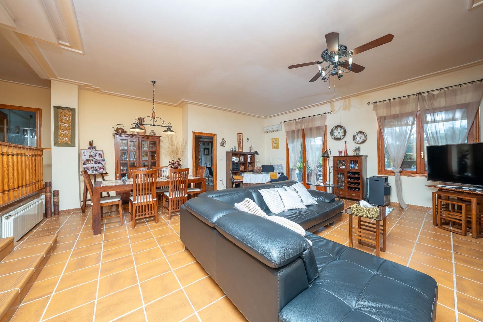 4 Zimmer Villa zu verkaufen in Novelda mit Pool Garage - 450.000 € (Ref: 9596060)