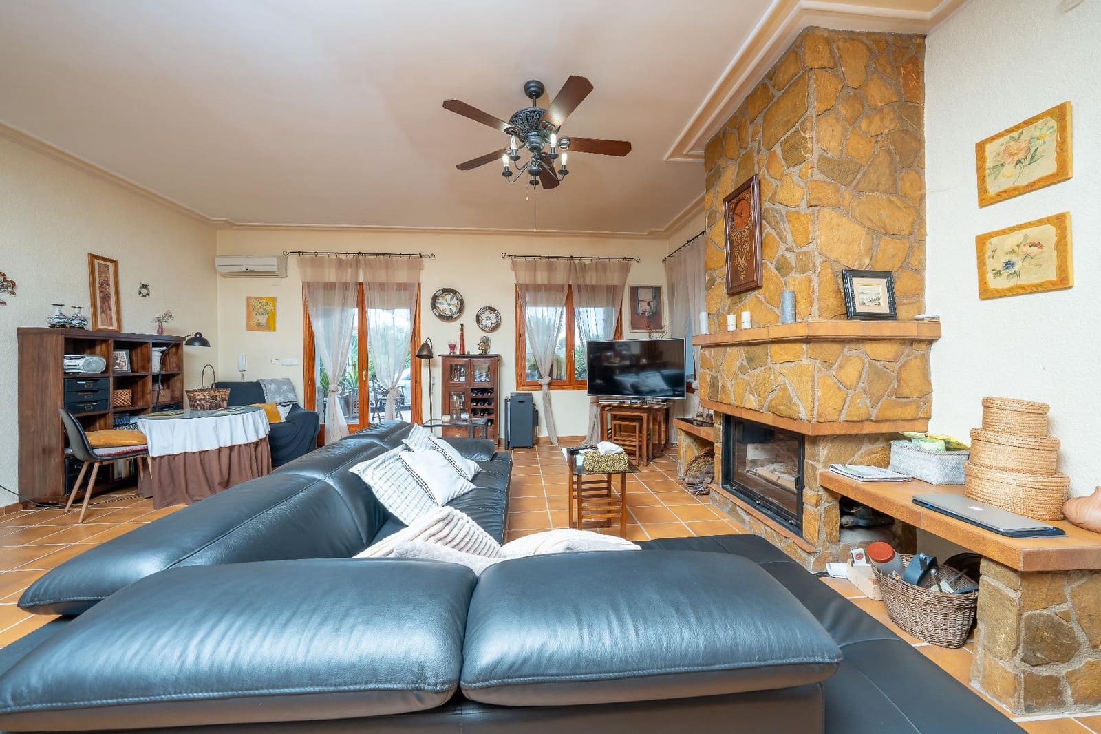 4 Zimmer Villa zu verkaufen in Novelda mit Pool Garage - 450.000 € (Ref: 9596060)