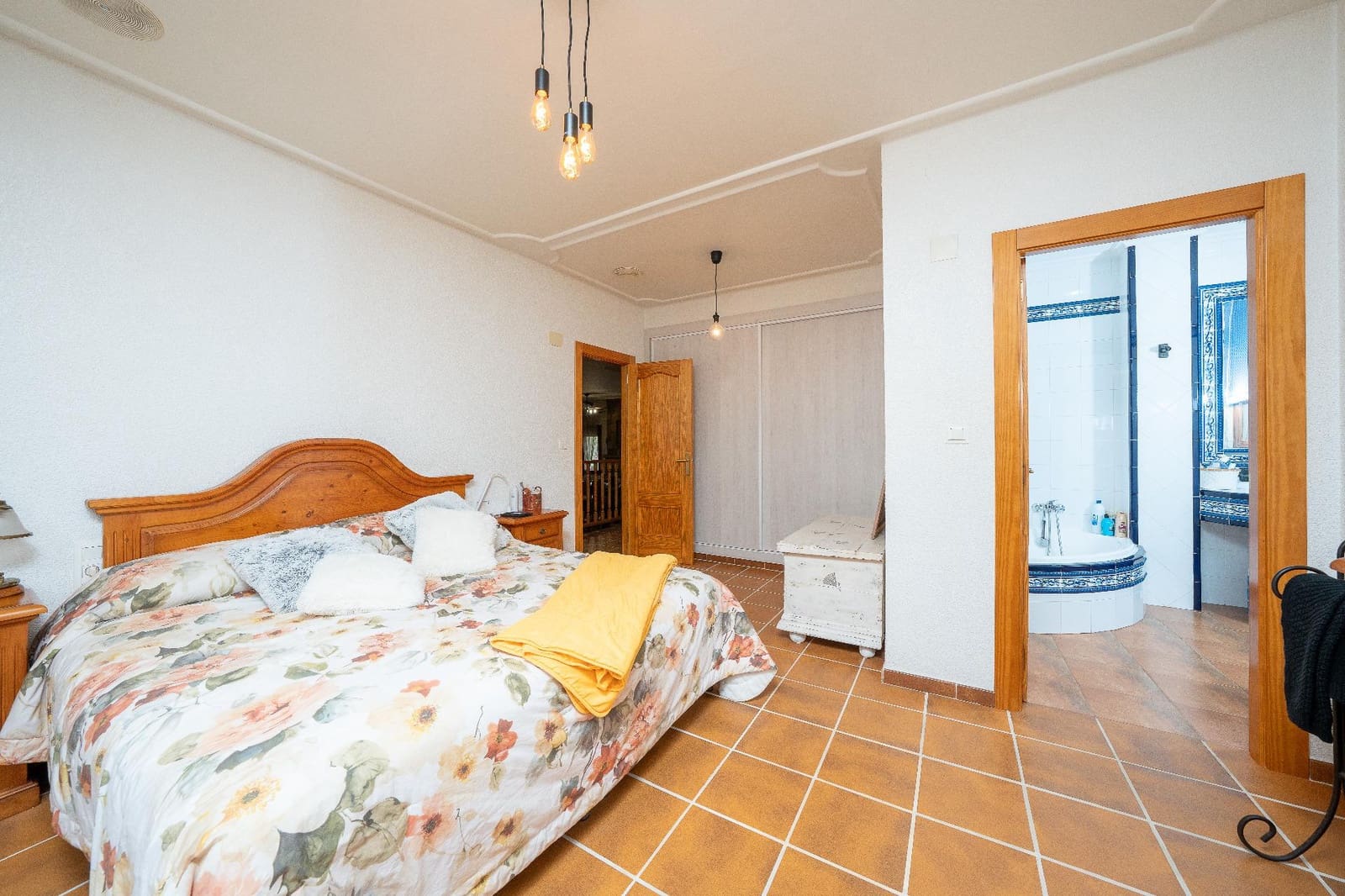 4 Zimmer Villa zu verkaufen in Novelda mit Pool Garage - 450.000 € (Ref: 9596060)