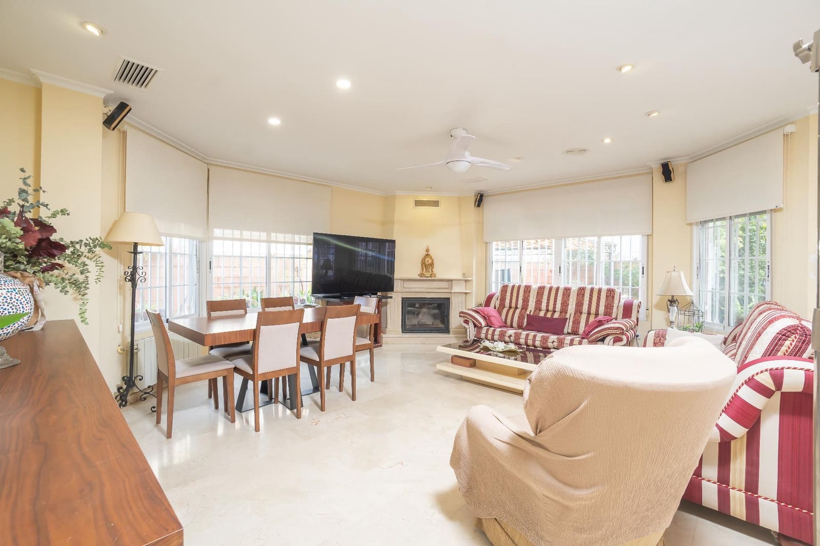 6 slaapkamer Villa te koop in Elche / Elx met garage - € 650.000 (Ref: 9596062)