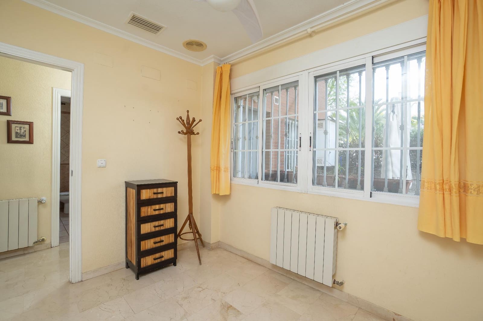 6 slaapkamer Villa te koop in Elche / Elx met garage - € 650.000 (Ref: 9596062)