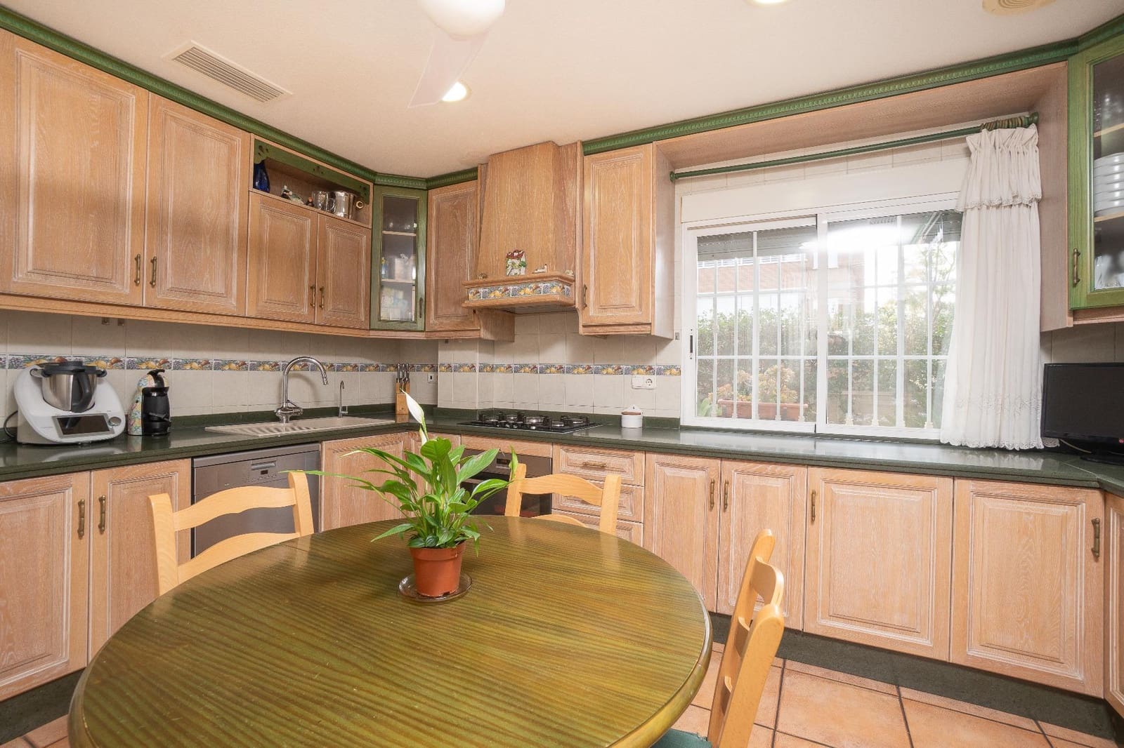 6 slaapkamer Villa te koop in Elche / Elx met garage - € 650.000 (Ref: 9596062)