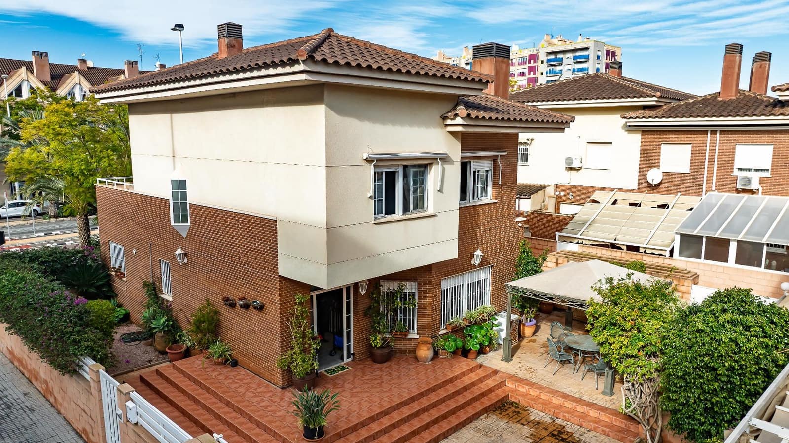 6 slaapkamer Villa te koop in Elche / Elx met garage - € 650.000 (Ref: 9596062)