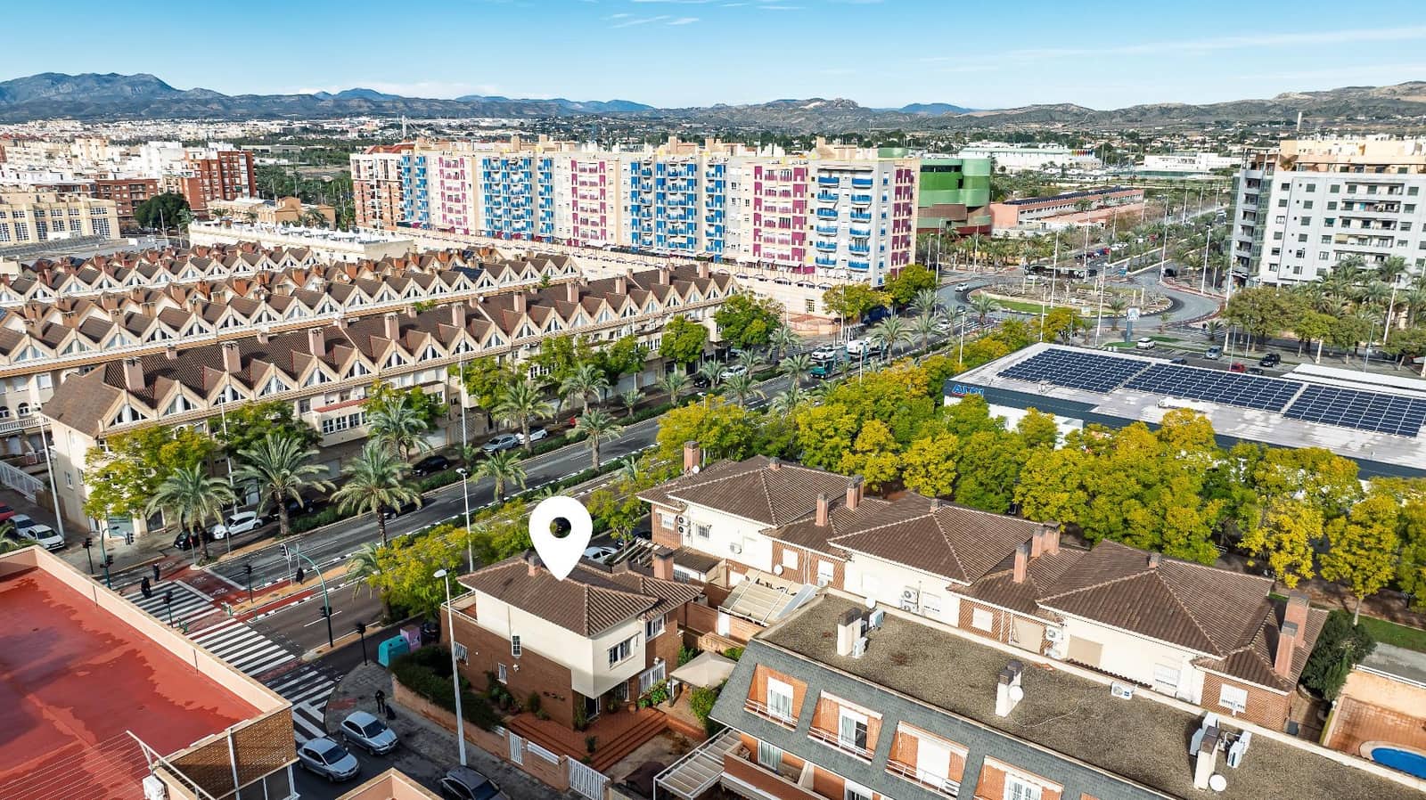 6 slaapkamer Villa te koop in Elche / Elx met garage - € 650.000 (Ref: 9596062)