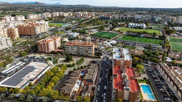 6 sovrum Villa till salu i Altabix, Elche / Elx med garage - 650 000 € (Ref: 9596062)