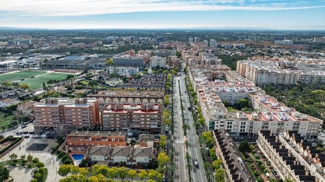 6 sovrum Villa till salu i Altabix, Elche / Elx med garage - 650 000 € (Ref: 9596062)