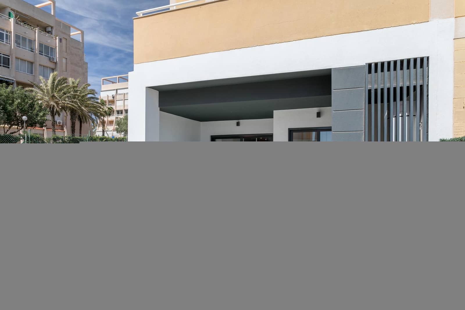 3 sypialnia Penthouse na sprzedaż w Torrevieja z basenem - 540 000 € (Ref: 9596066)