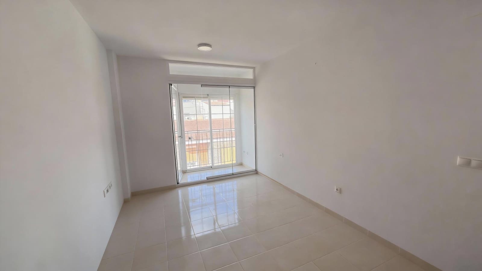 Piso de 2 habitaciones en Castalla en venta con garaje - 70.000 € (Ref: 9599484)