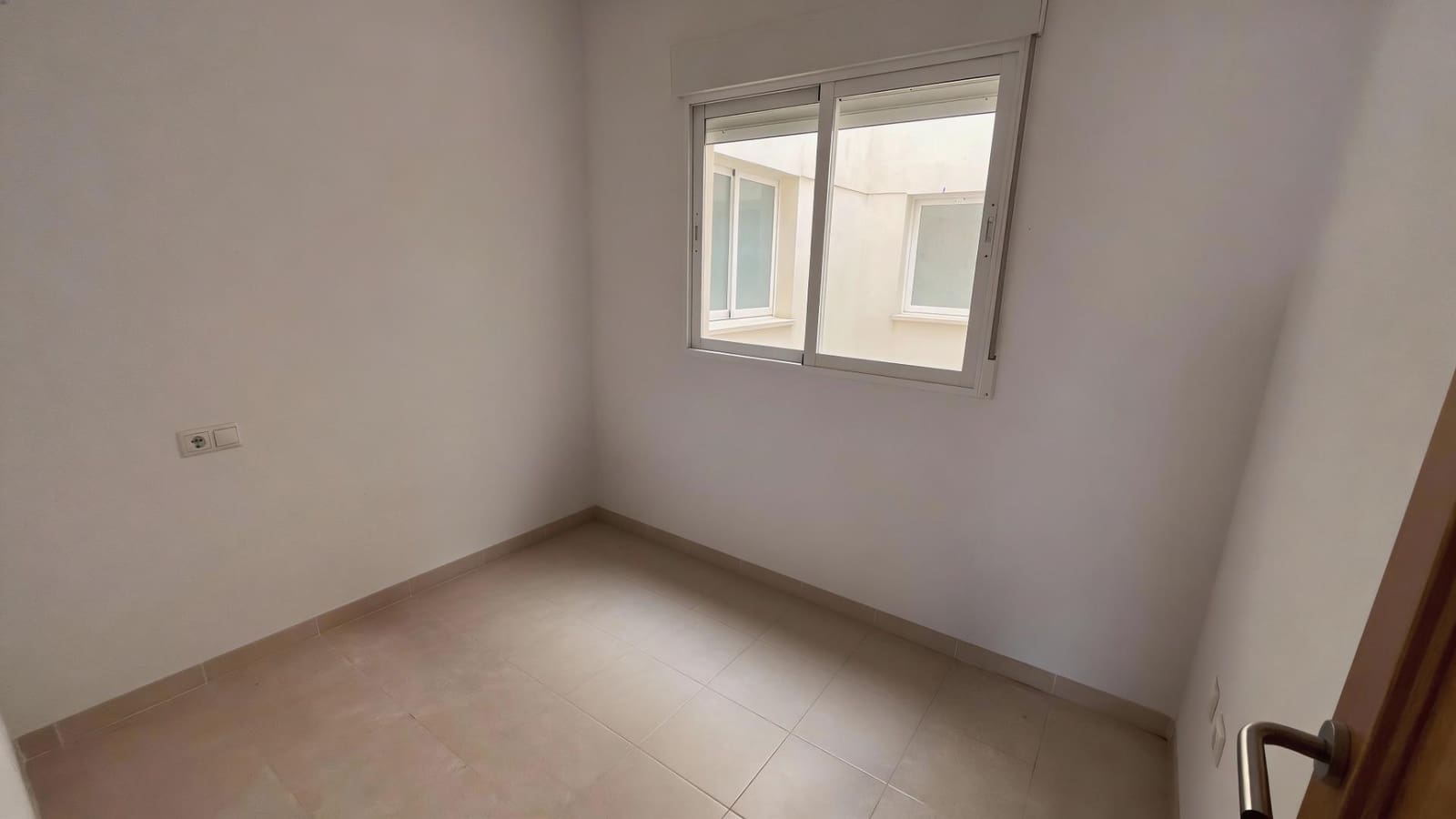 Piso de 2 habitaciones en Castalla en venta con garaje - 70.000 € (Ref: 9599484)