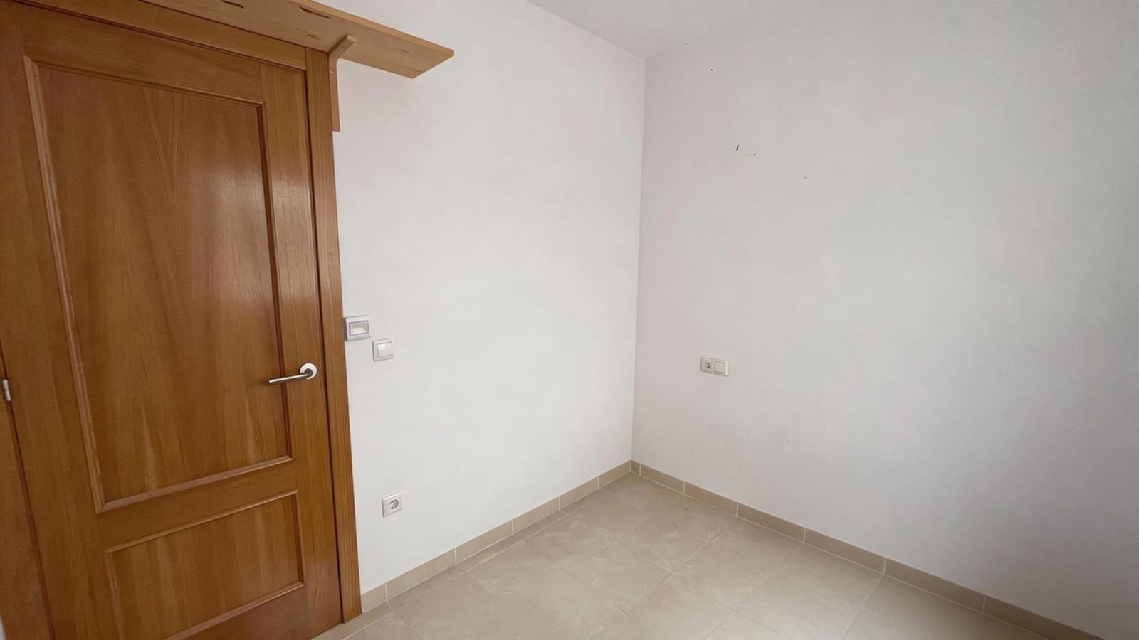 Piso de 2 habitaciones en Castalla en venta con garaje - 70.000 € (Ref: 9599484)