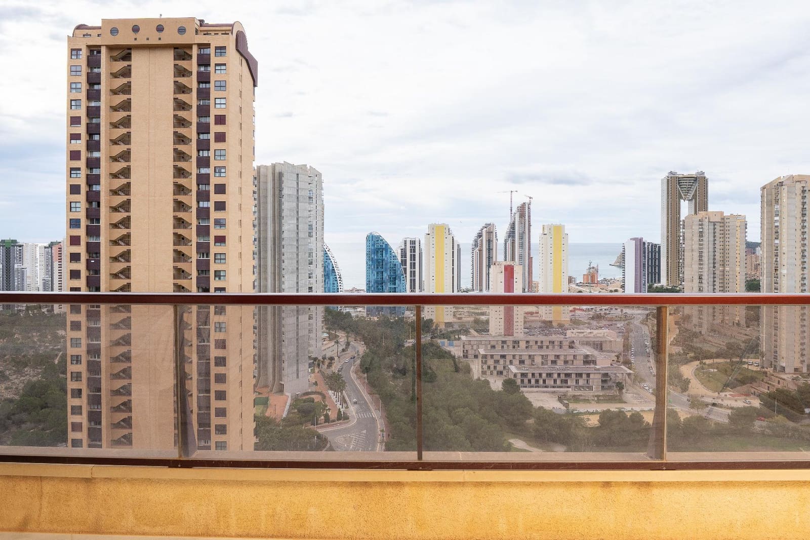 2 makuuhuone Asunto myytävänä paikassa Benidorm mukana uima-altaan - 319 000 € (Ref: 9611476)