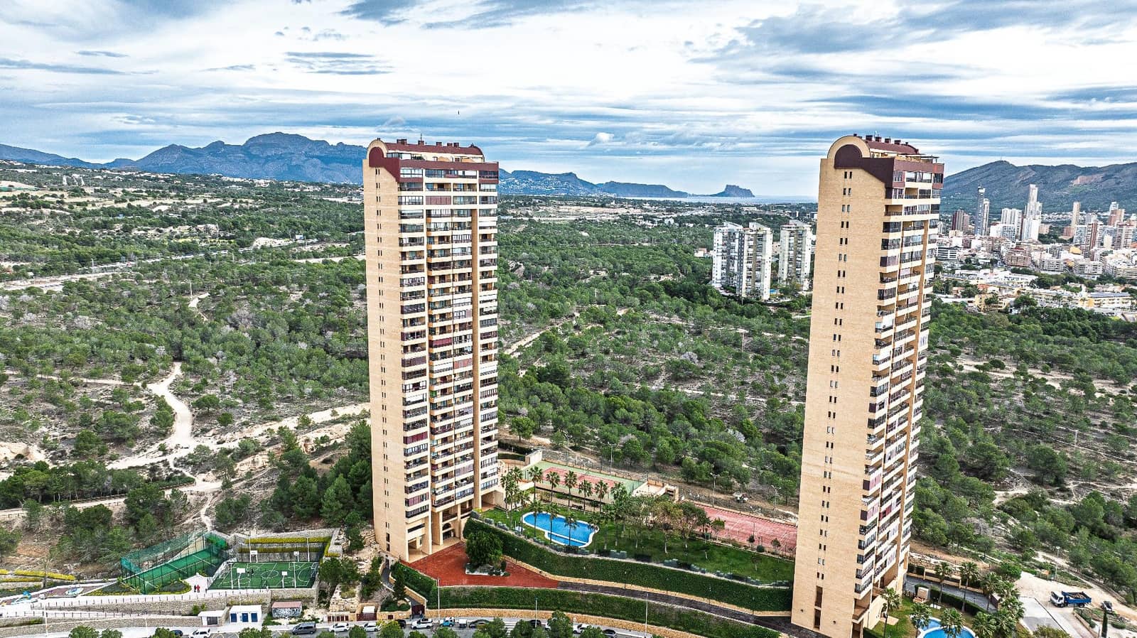 2 makuuhuone Asunto myytävänä paikassa Benidorm mukana uima-altaan - 319 000 € (Ref: 9611476)