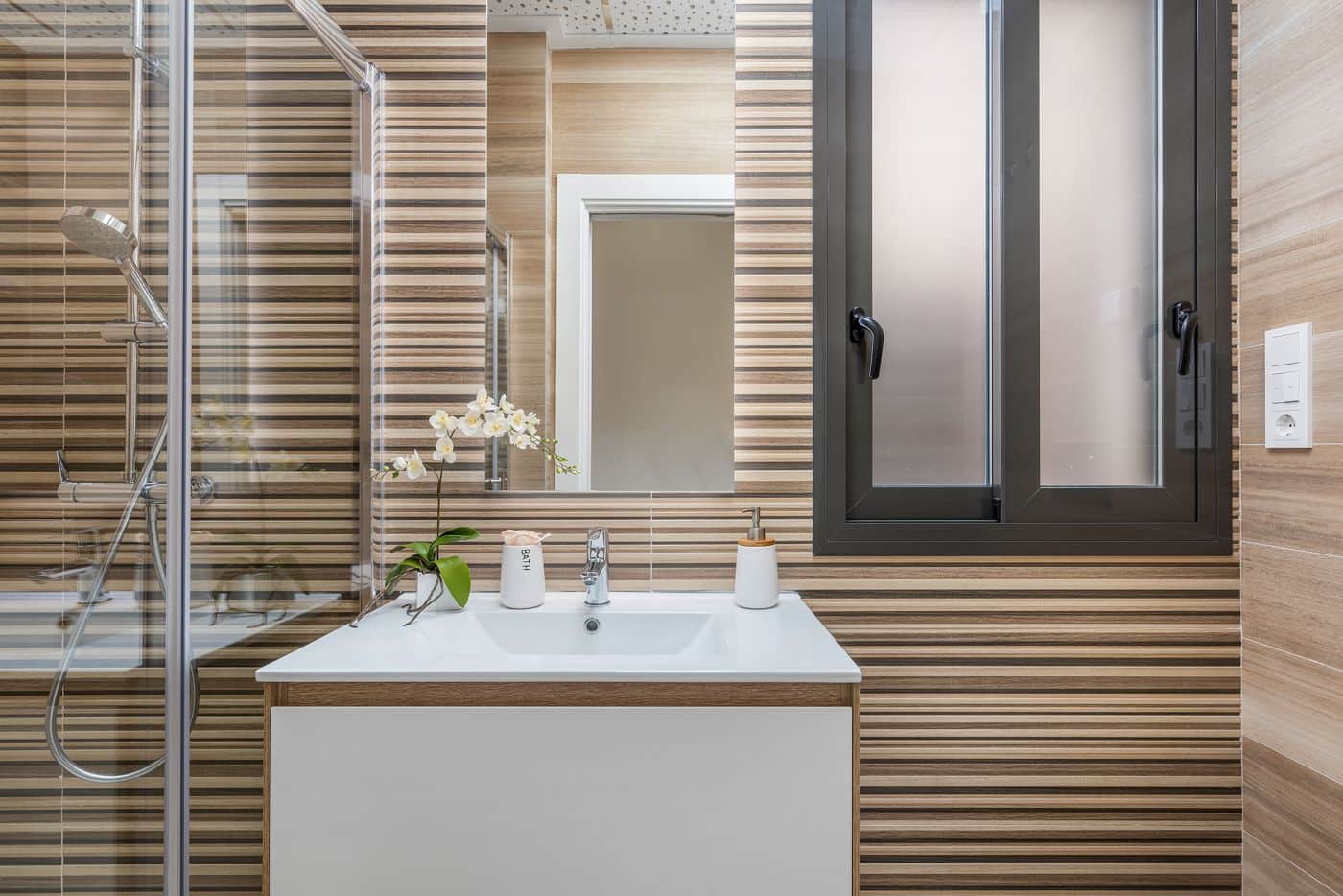 2 bedroom Apartment for sale in Torrevieja with pool - € 249,000 (Ref: 9611479)