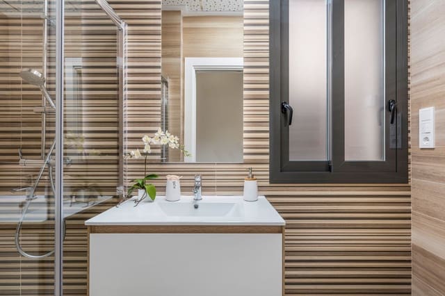 2 bedroom Apartment for sale in Torrevieja with pool - € 249,000 (Ref: 9611479)