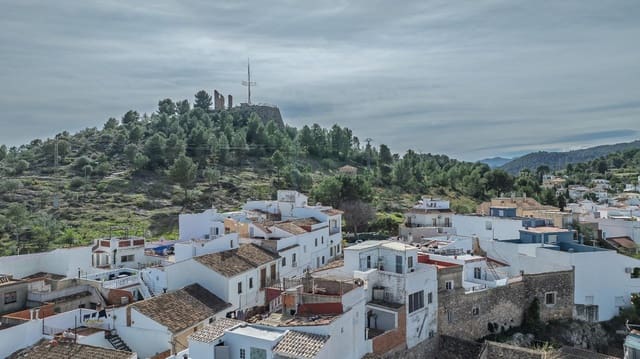 4 slaapkamer Rijtjeshuis te koop in Oliva - € 139.000 (Ref: 9627446)