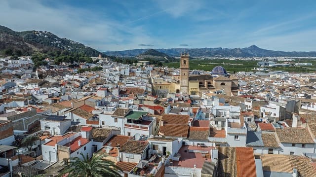 4 slaapkamer Rijtjeshuis te koop in Oliva - € 139.000 (Ref: 9627446)