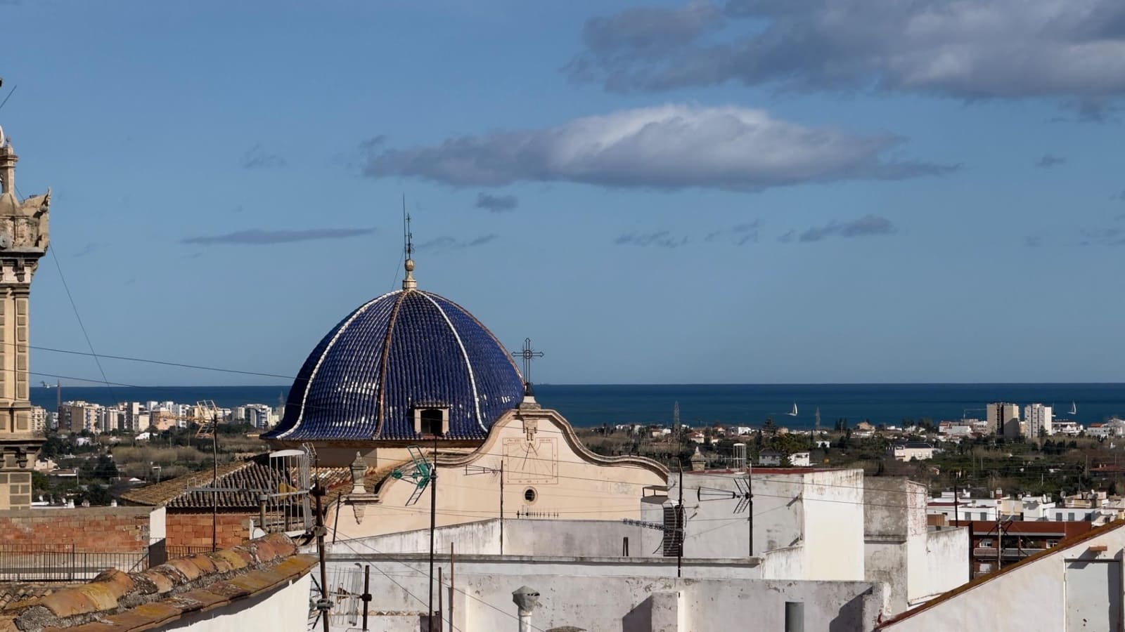 Adosado de 4 habitaciones en Oliva en venta - 139.000 € (Ref: 9627446)